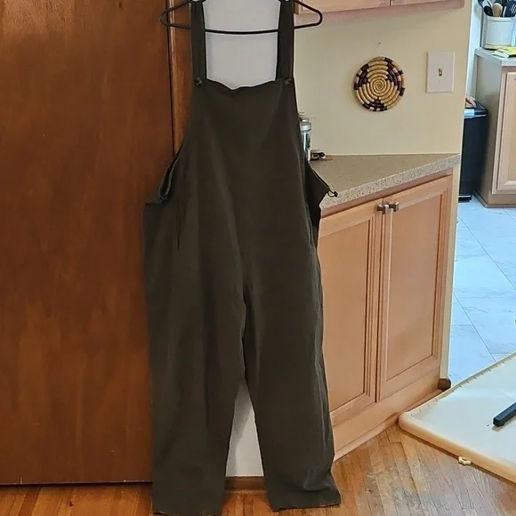NWOT Linen Style Olive Green Overalls Jumpsuit - Picture 2 of 12